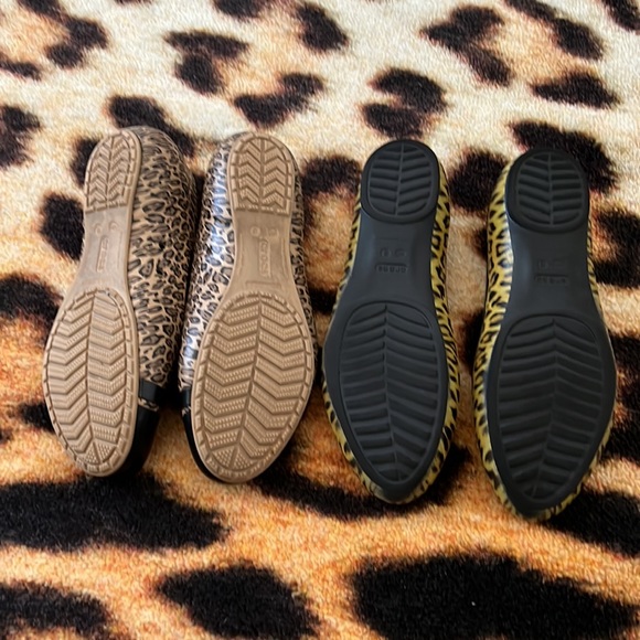 Leopard flats By Crocs, 9 - Picture 2 of 3